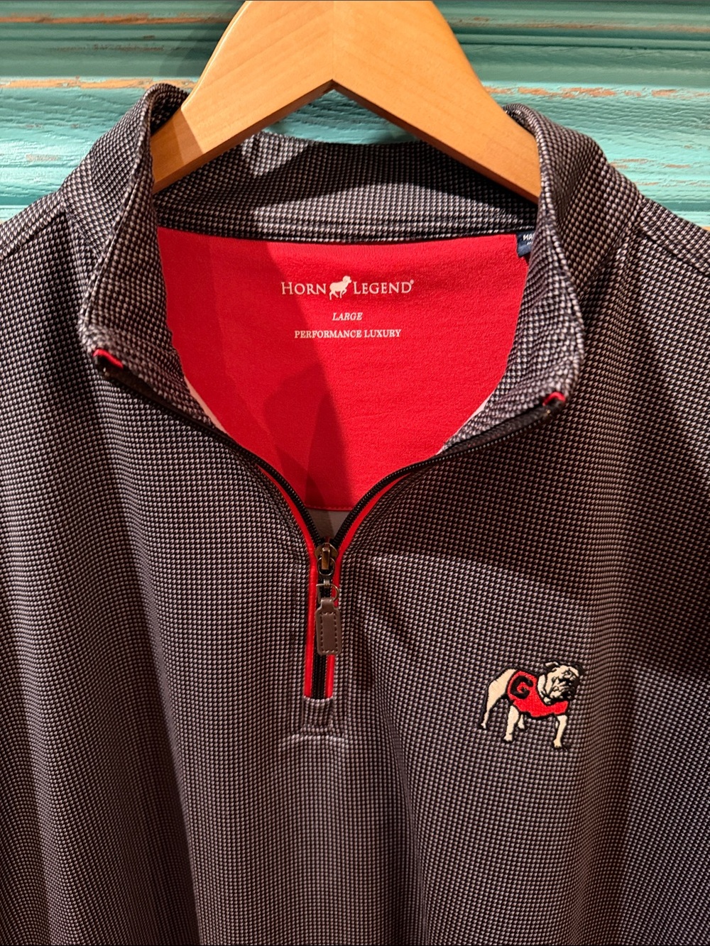UGA Bulldog Horn Legend Men’s Black Micro-Pattern Quarter-Zip Pullover Large